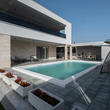 Marta By Belmont Realty Villa Sukosan