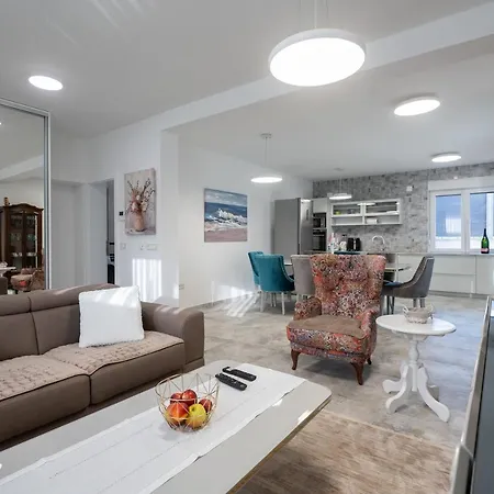 Marta By Belmont Realty Villa Sukosan