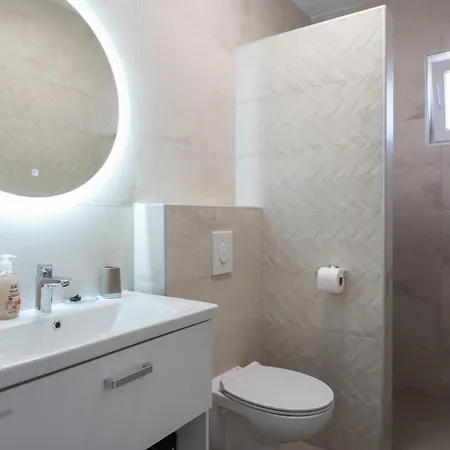 Villa Marta By Belmont Realty Sukosan