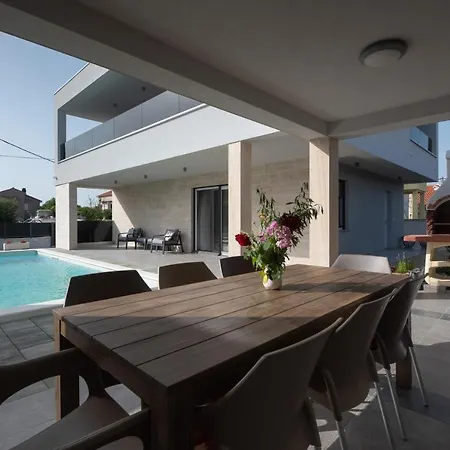 Villa Marta Sukosan